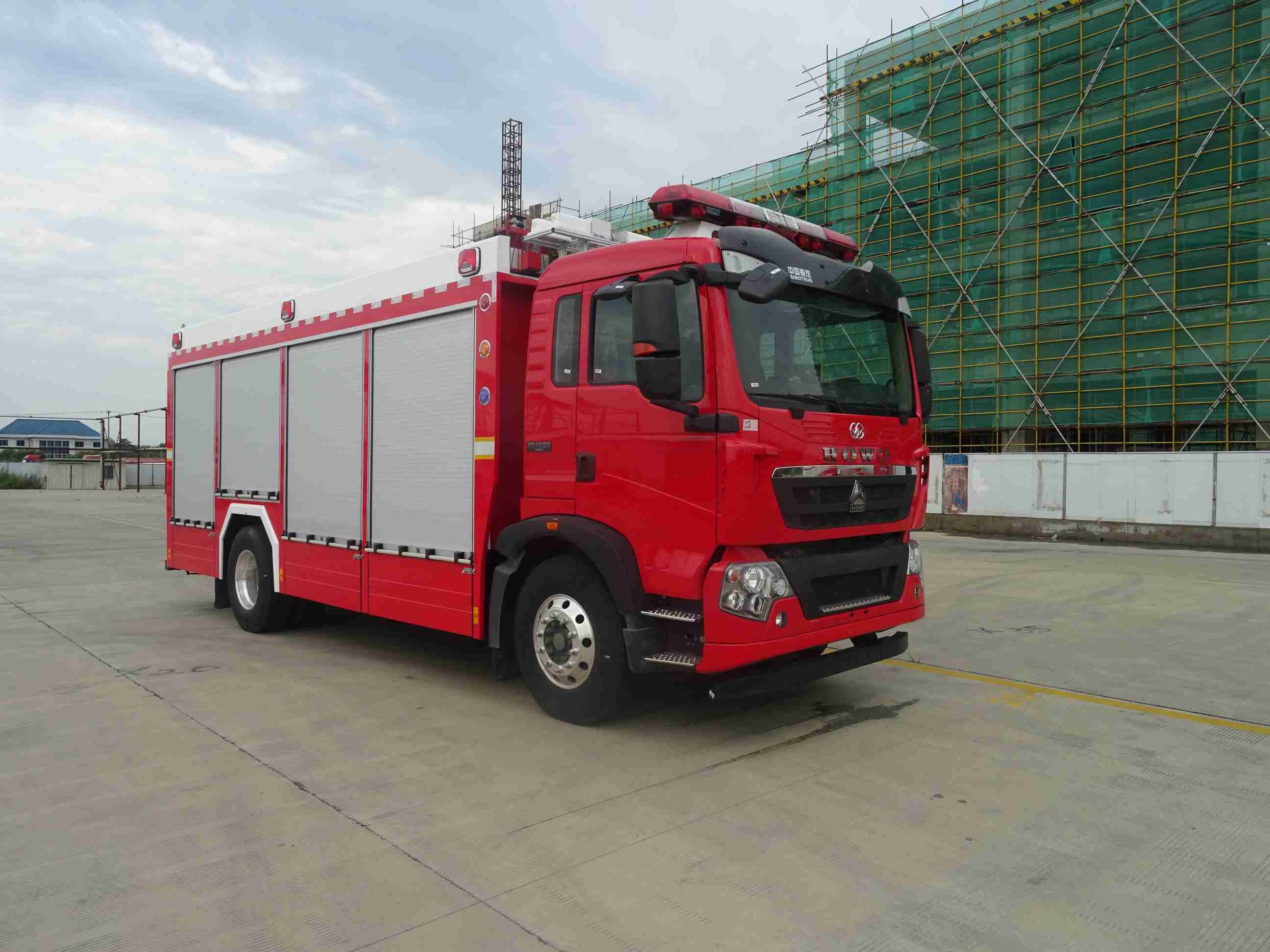 WHG5150TXFGQ90/ZVA型供气消防车图片