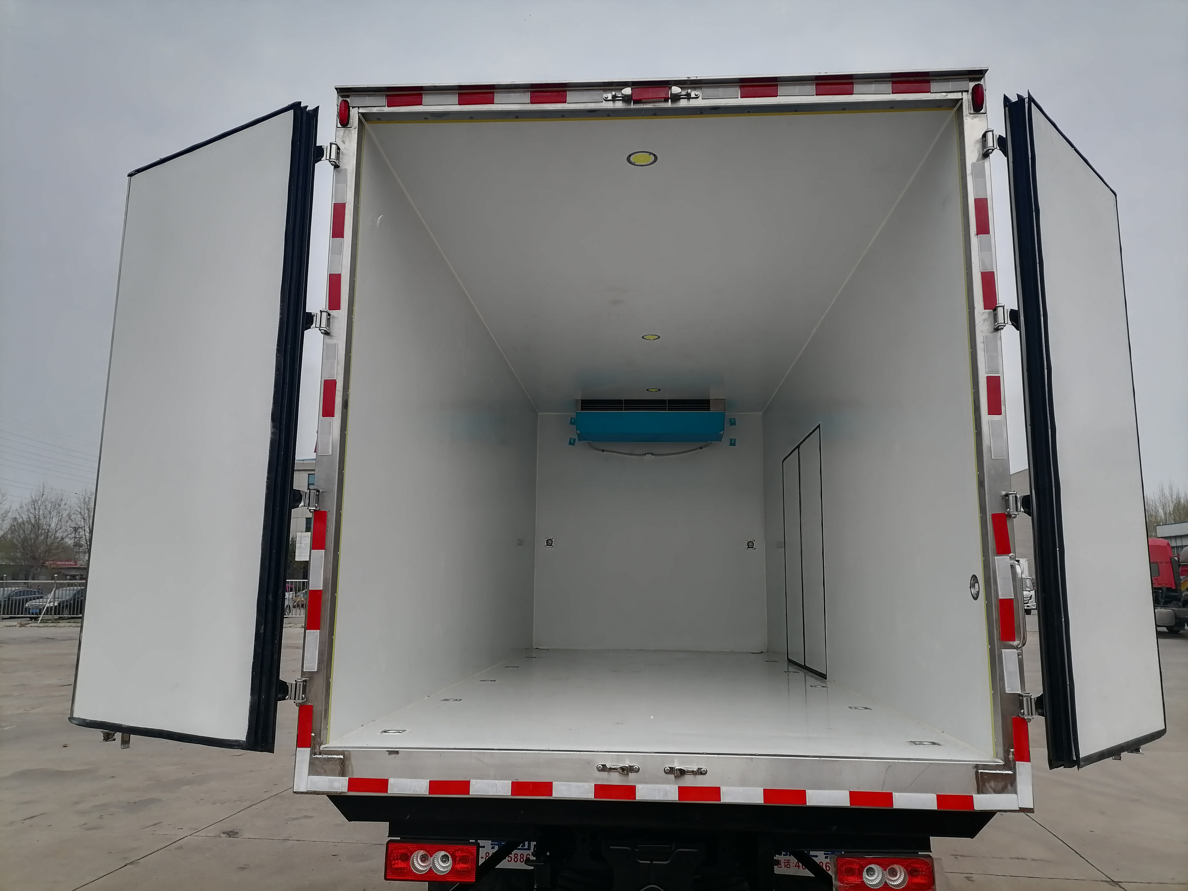 聊工牌HTL5160XLC6BJ冷藏车公告图片