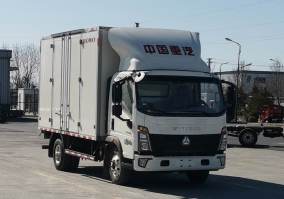 豪沃牌ZZ5047XXYC3214E145厢式运输车