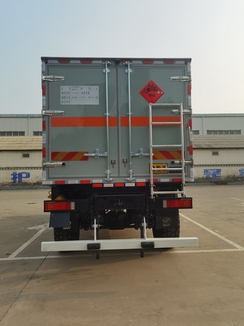 沙驼牌WTC5170TSMQY爆破器材运输沙漠车公告图片