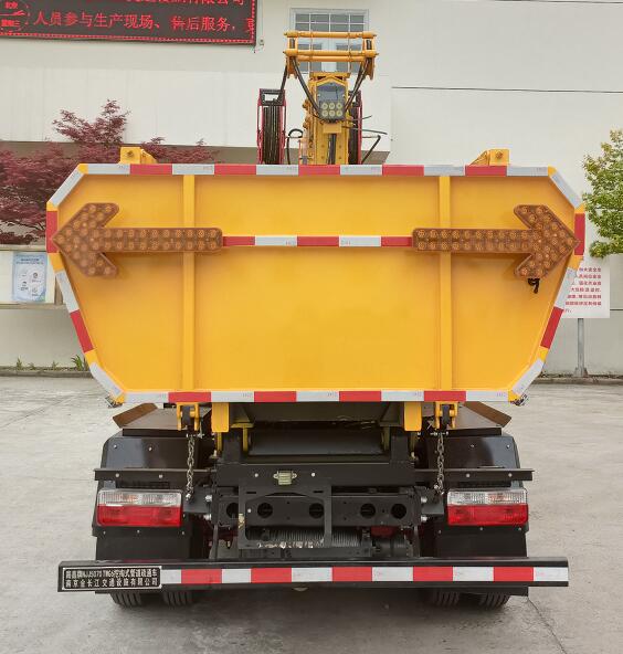 路鑫牌NJJ5070TWG6挖掏式管道疏通車公告圖片