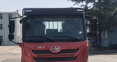 大力牌DLQ5310GPGC6普通液體運(yùn)輸車公告圖片