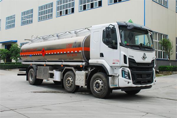 齊星牌QXC5261GYYL6鋁合金運(yùn)油車(chē)公告圖片