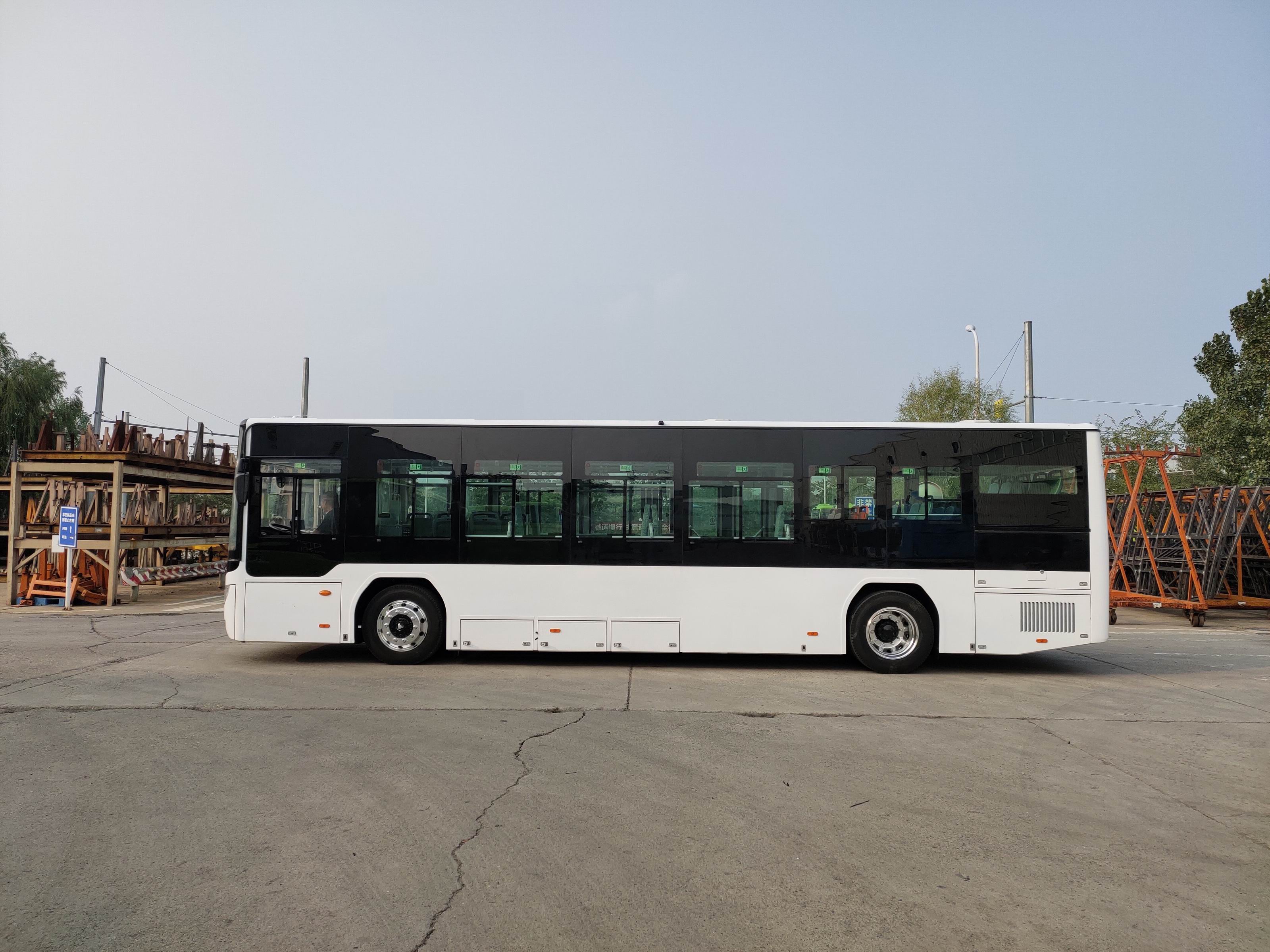 福田牌BJ6105EVCA-51纯电动城市客车公告图片