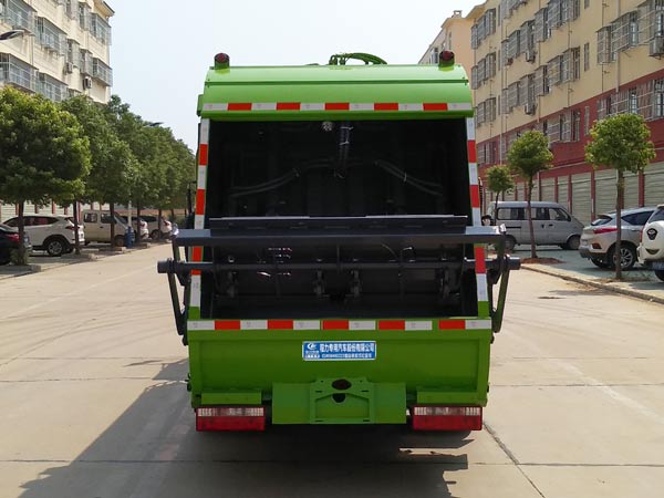 程力威牌CLW5080ZYSH6壓縮式垃圾車公告圖片