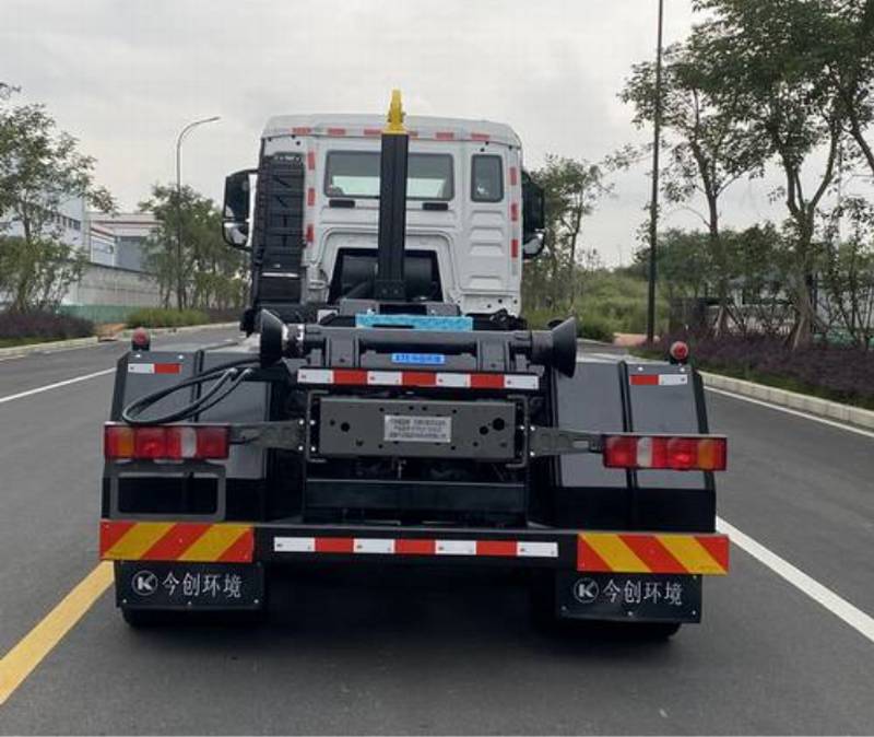 今創(chuàng)嘉藍(lán)牌KTE5251ZXXZ6車(chē)廂可卸式垃圾車(chē)公告圖片