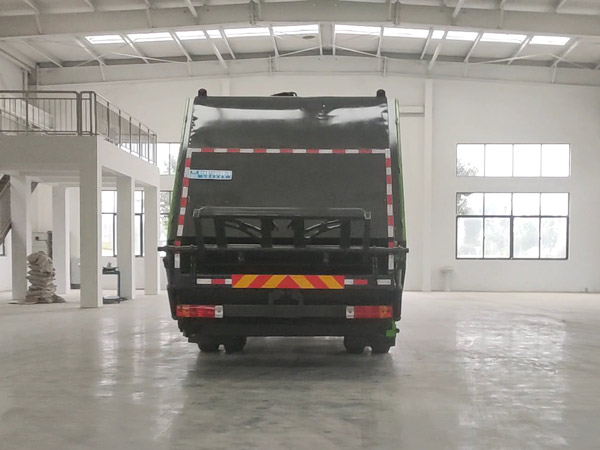 程力威牌CLW5183ZYSC6壓縮式垃圾車公告圖片