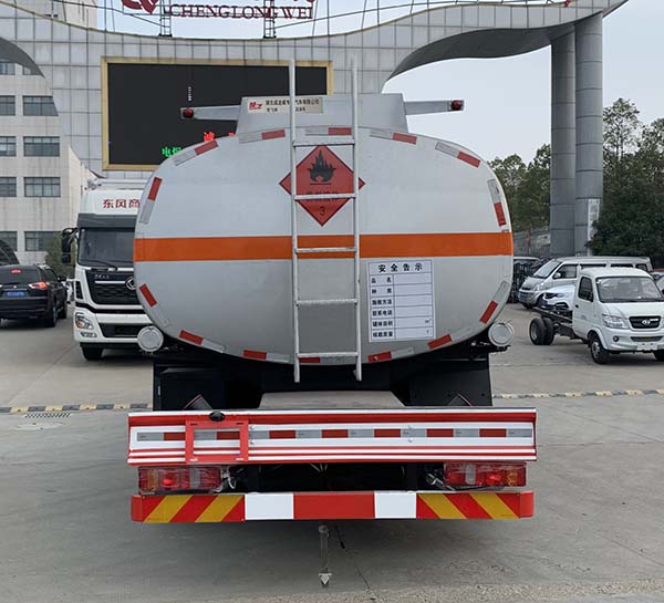 楚飛牌CLQ5260GYY6ZZ運(yùn)油車公告圖片
