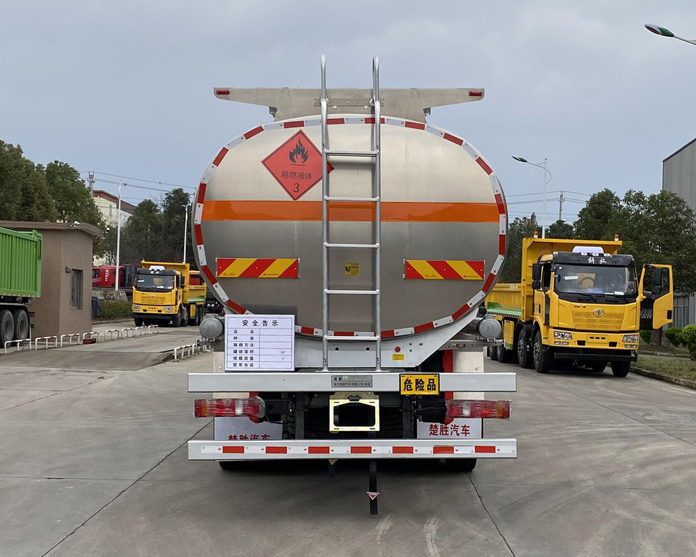 楚勝牌CSC5326GYYLZK6鋁合金運油車公告圖片