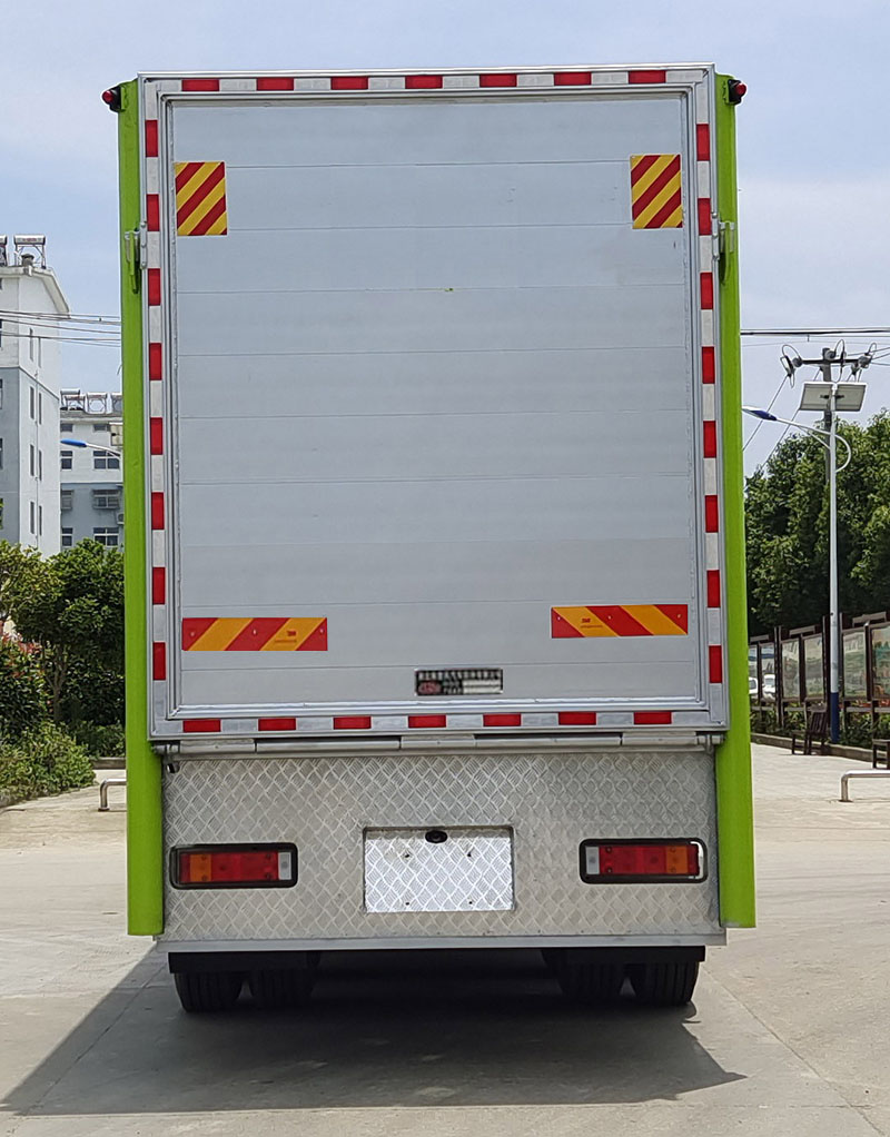 楚風(fēng)牌HQG5310CCQD6畜禽運輸車公告圖片