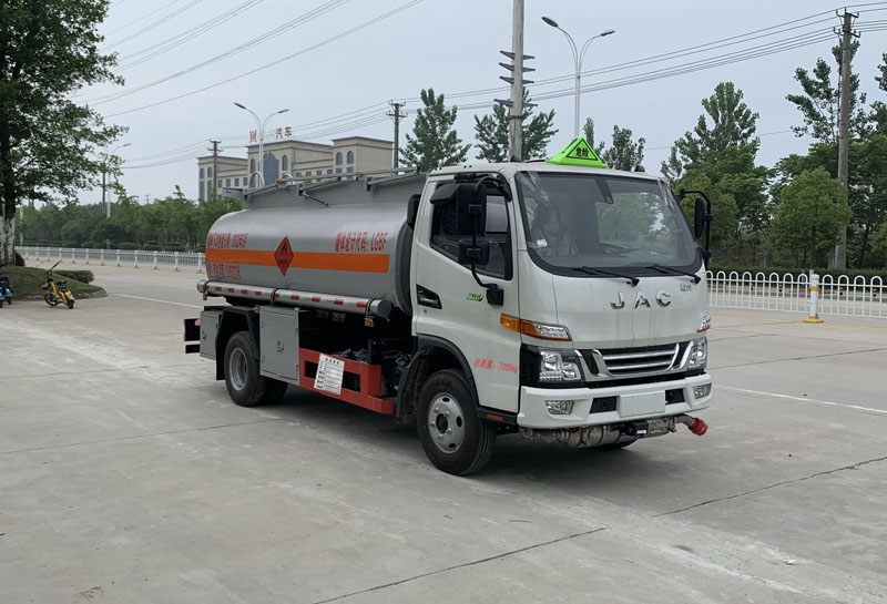 楚飞牌CLQ5070GJY6HFC加油车公告图片