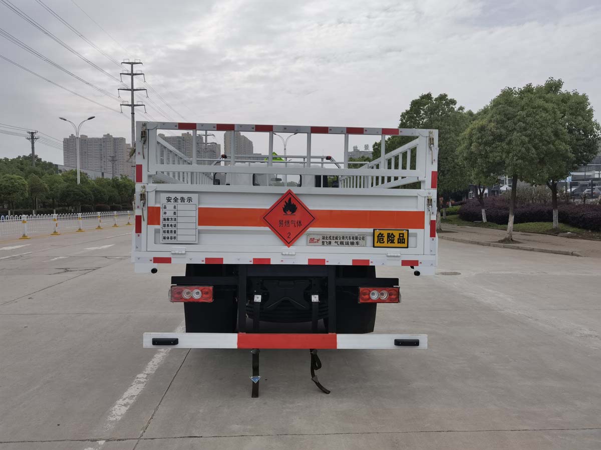 楚飛牌CLQ5100TQP6BJ氣瓶運(yùn)輸車(chē)公告圖片