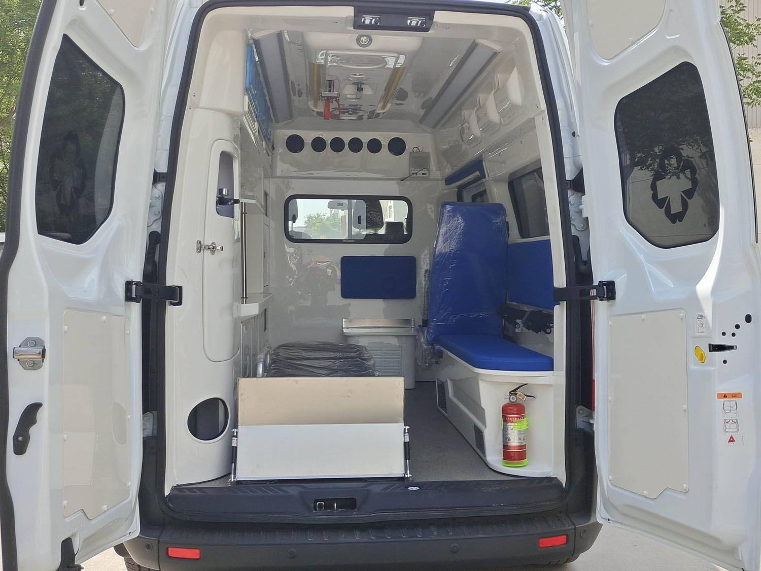 延安牌YAZ5031XJH6救護(hù)車公告圖片