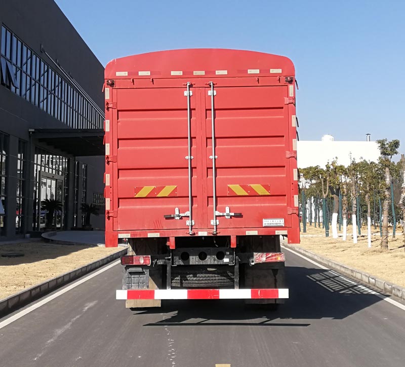 東風(fēng)牌DFV5163CCYGP6D倉柵式運(yùn)輸車公告圖片