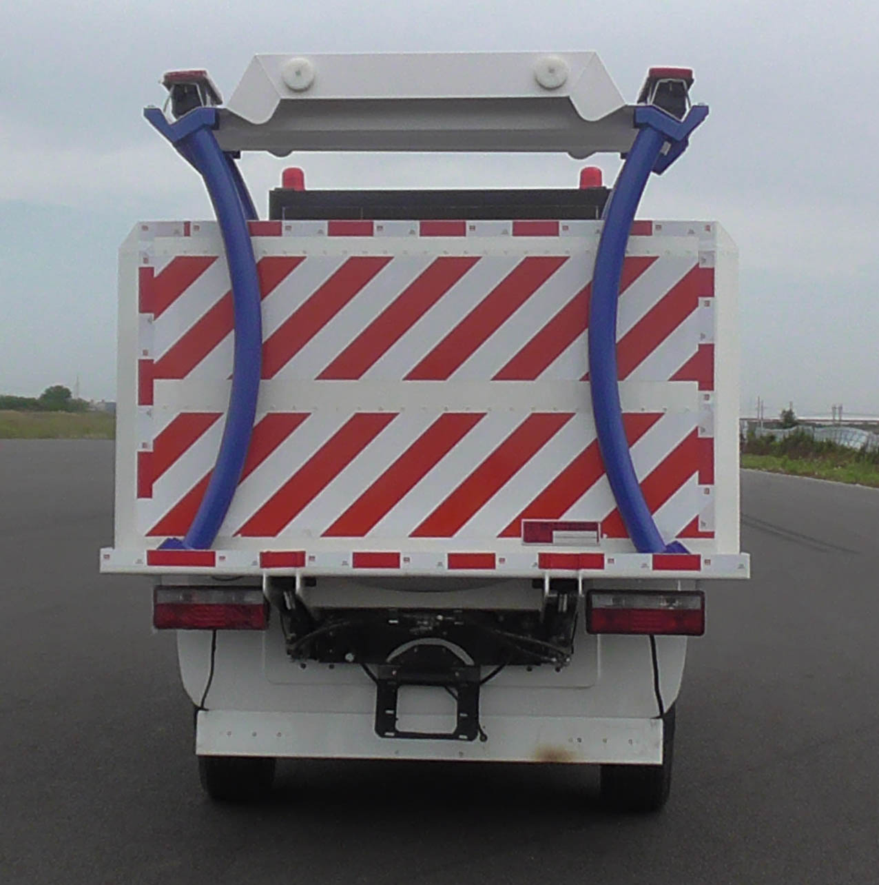 大運(yùn)牌DYQ5030TFZK6防撞緩沖車(chē)公告圖片