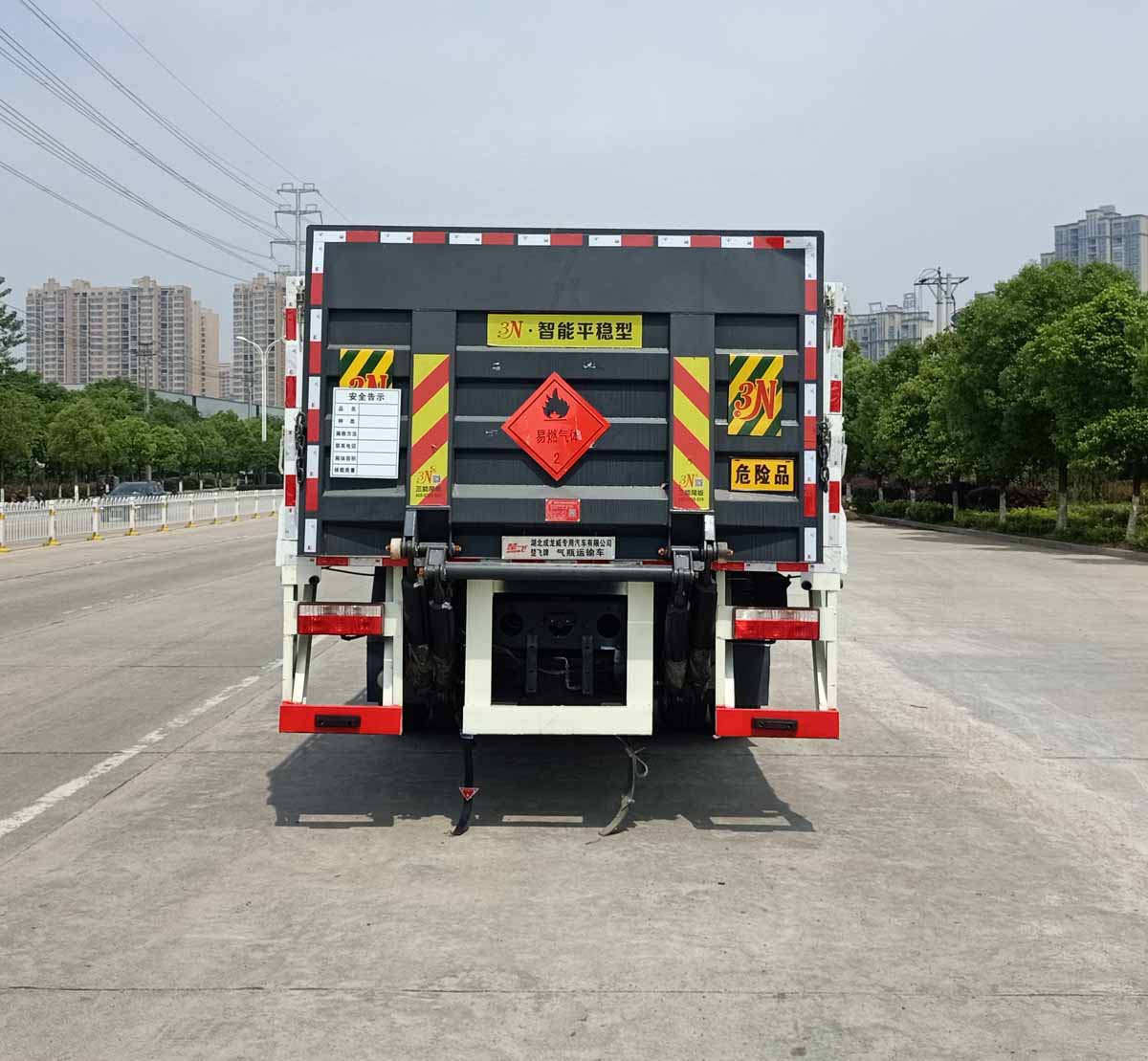 楚飞牌CLQ5180TQP6E气瓶运输车公告图片