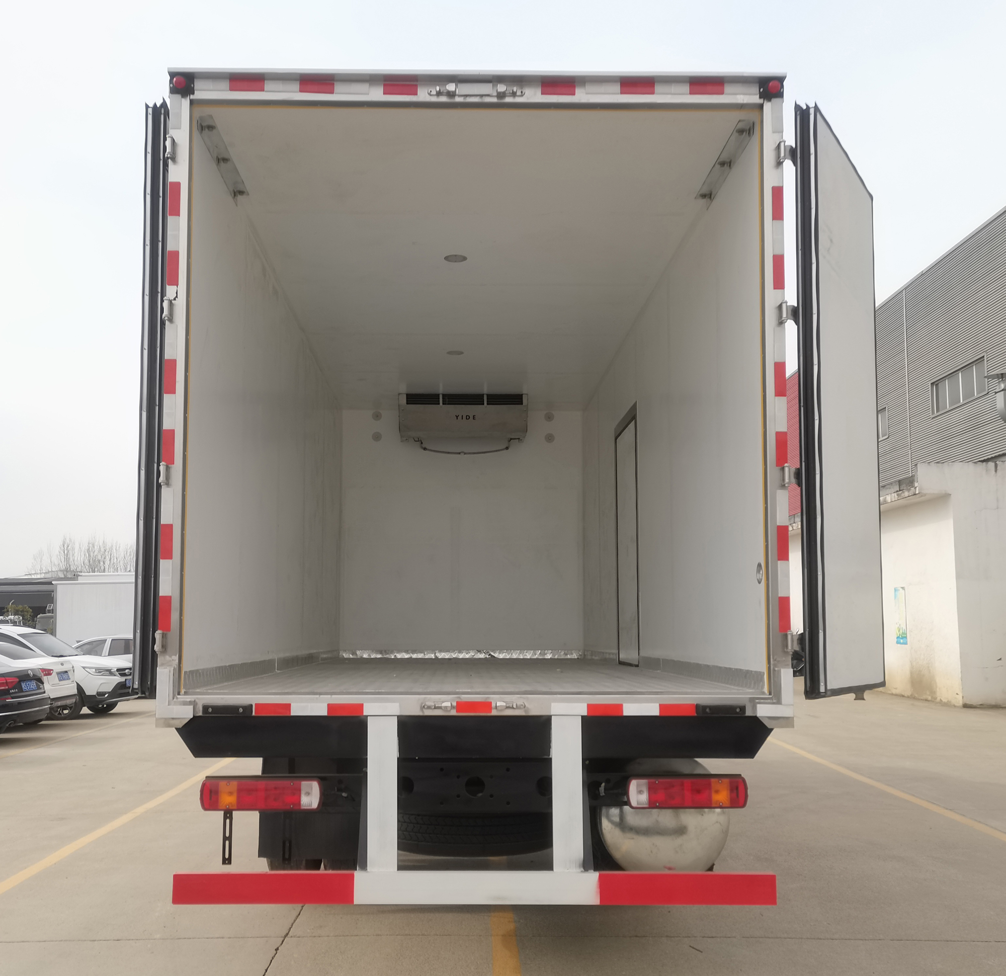 瑞力星牌RLQ5188XLCB6冷藏车公告图片