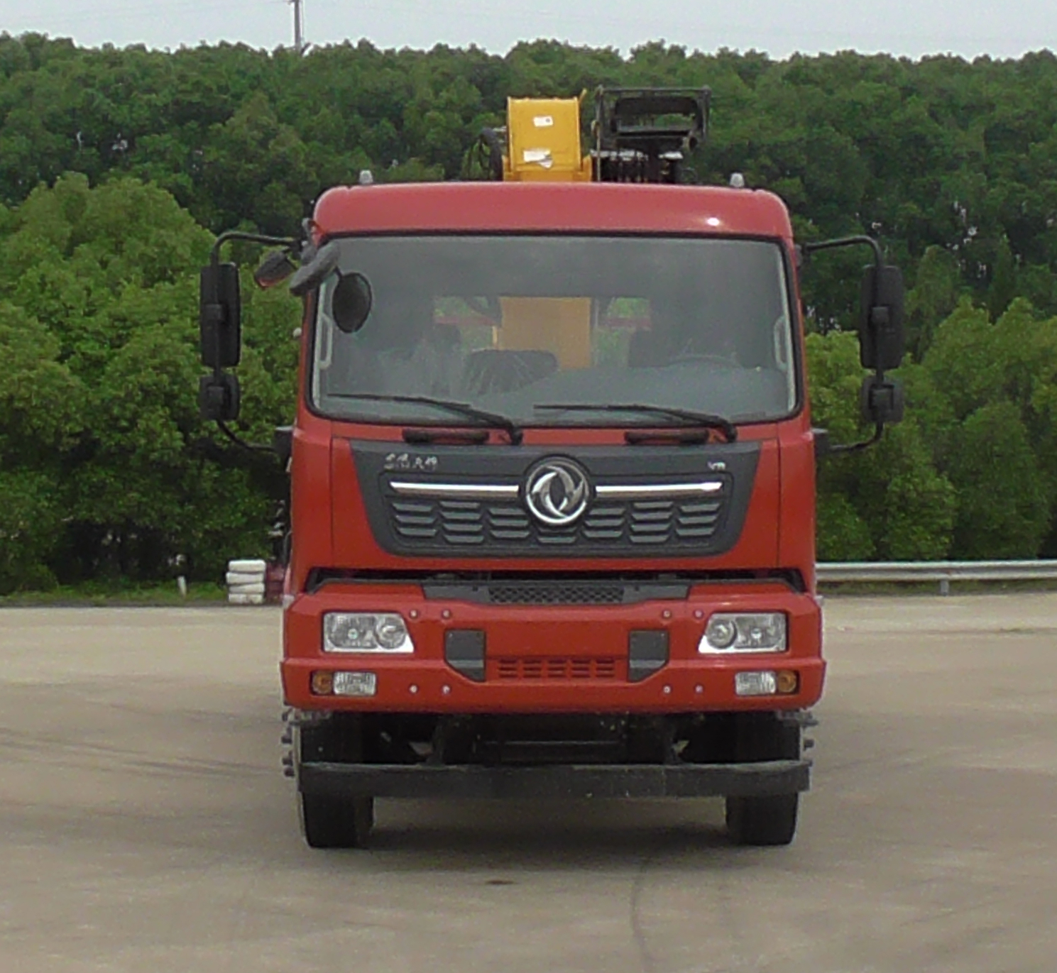 東風(fēng)牌DFH5250JSQBX3隨車(chē)起重運(yùn)輸車(chē)公告圖片