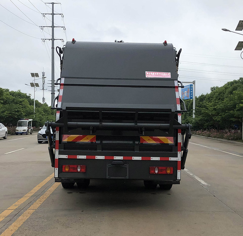 專威牌HTW5181ZYSD6壓縮式垃圾車公告圖片