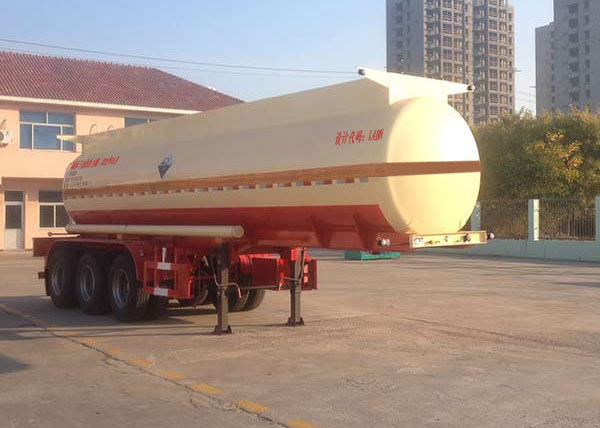 华昌牌9.8米32.3吨3轴腐蚀性物品罐式运输半挂车(QDJ9404GFW)