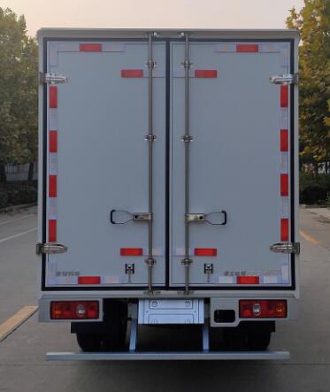 長安牌SC5031XXYSBAY6廂式運(yùn)輸車公告圖片