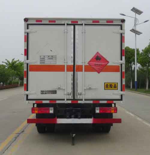 华通牌HCQ5040XRYCA6易燃液体厢式运输车公告图片