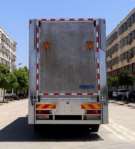 程力威牌CLW5310CCQB6畜禽運輸車公告圖片