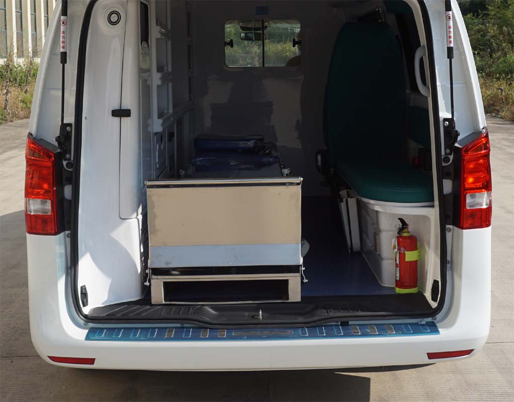 東方汽車(chē)牌ZDF5031XJHA救護(hù)車(chē)公告圖片