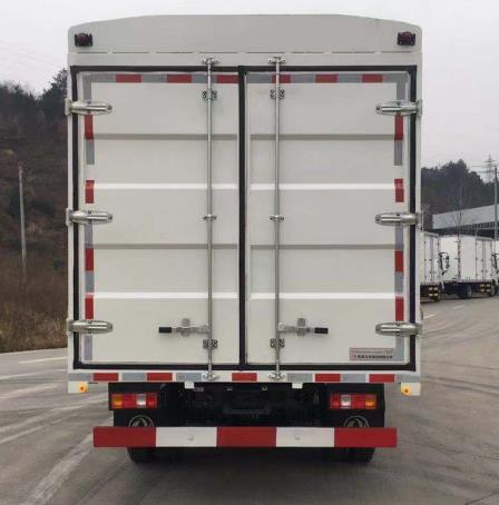 東風(fēng)牌EQ5040CCYLBEV純電動倉柵式運(yùn)輸車公告圖片