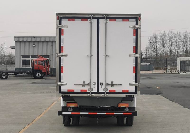 豪沃牌ZZ5047XLCC3111F145冷藏車公告圖片