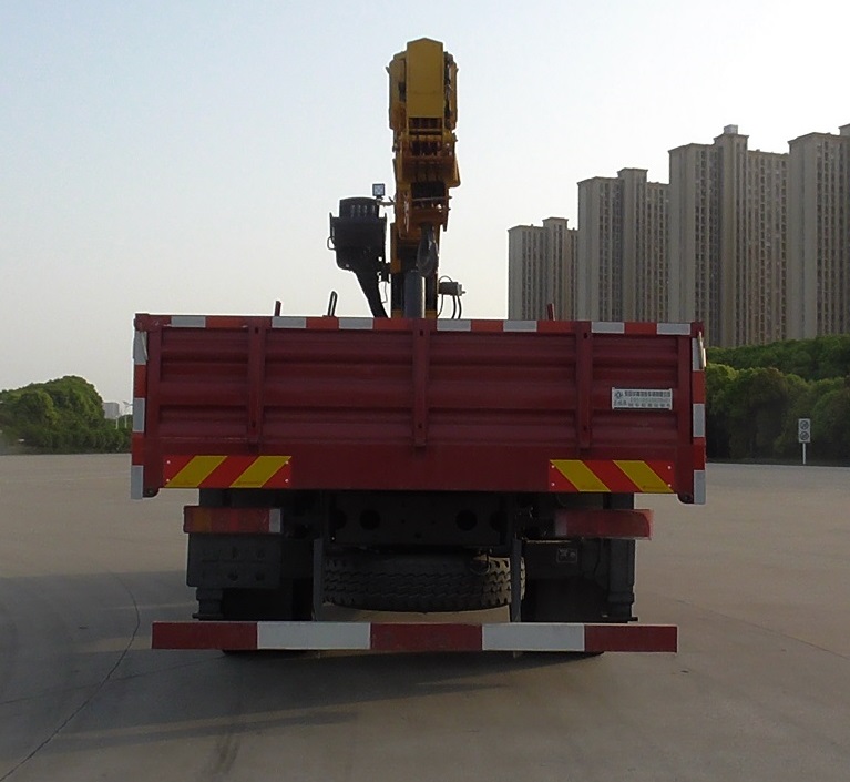 東風(fēng)牌EQ5180JSQZM6D1隨車起重運輸車公告圖片