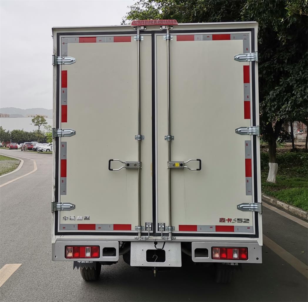 鑫源牌JKC5032XXYS6X1廂式運(yùn)輸車公告圖片