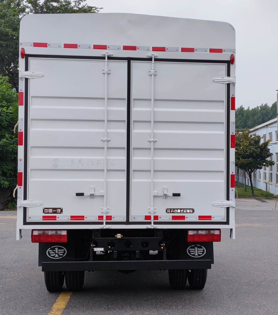 解放牌CA5047CCYP40K42L2E6A84倉柵式運輸車公告圖片