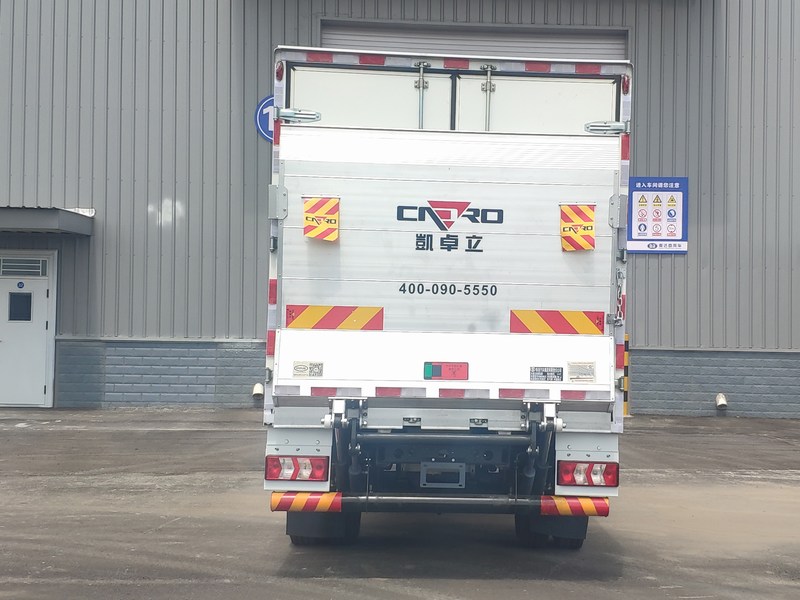 陜汽牌SX5040XXYNP63312廂式運(yùn)輸車公告圖片