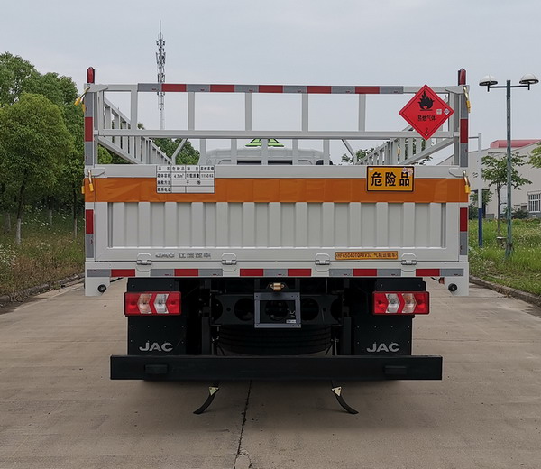 江淮牌HFC5120TQPSZ氣瓶運(yùn)輸車(chē)公告圖片