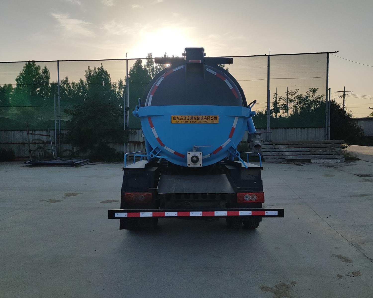 东环威牌JDH5072GXW6BJ吸污车公告图片