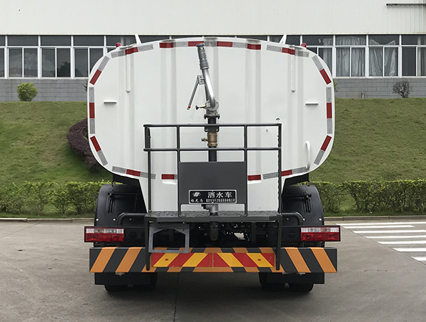 福龙马牌FLM5180GSSJQ6洒水车公告图片