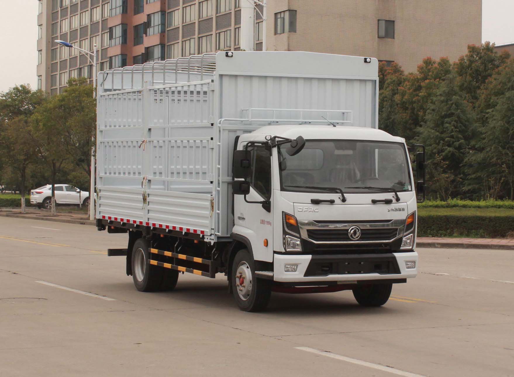 东风牌EQ5120CCY8TDCAC仓栅式运输车公告图片