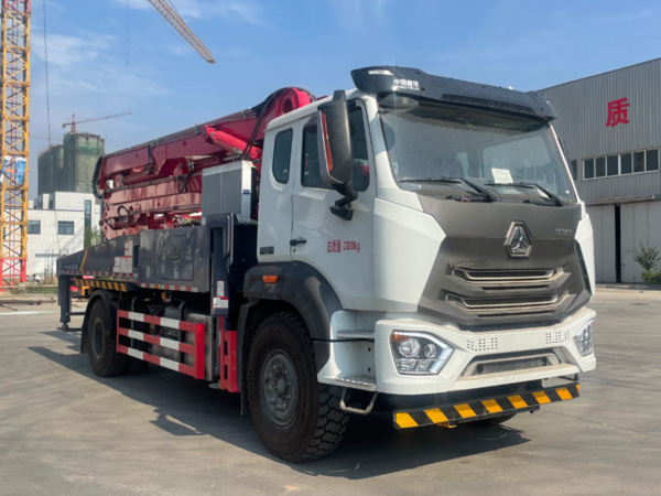 農(nóng)建機(jī)械牌XNJ5233THB混凝土泵車公告圖片