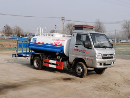 绿化喷洒车