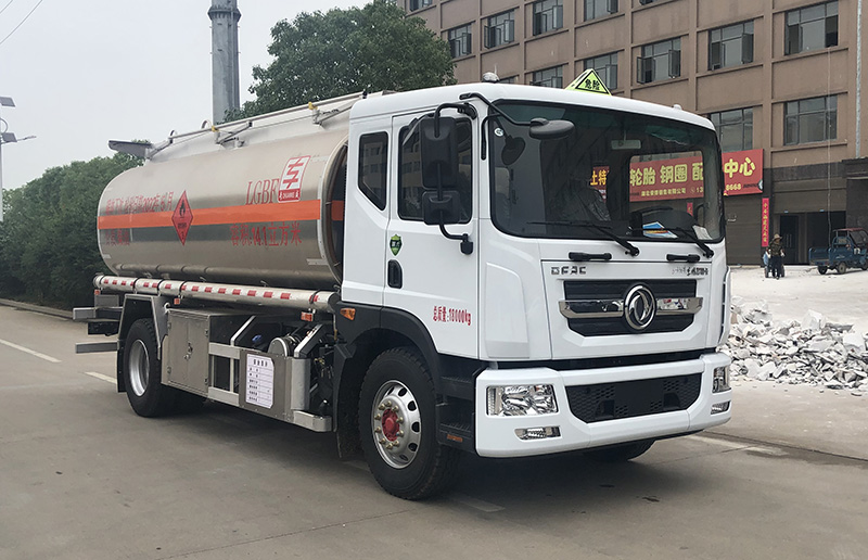 專威牌HTW5185GYYLEC6鋁合金運油車公告圖片