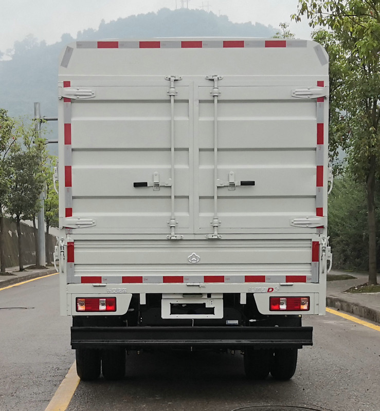 長(zhǎng)安牌SC5040CCYUFW63倉(cāng)柵式運(yùn)輸車公告圖片