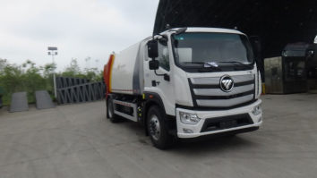 悦集牌YJV5180ZYSBJE6压缩式垃圾车