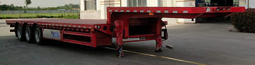 坤博牌13.8米33.5吨3轴低平板半挂车(LKB9402TDP)