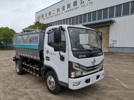 自装卸式垃圾车