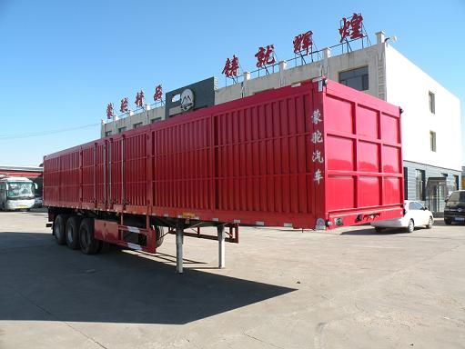 蒙驼凯力达一牌13米33.4吨3轴厢式运输半挂车(KLD9401XXY)