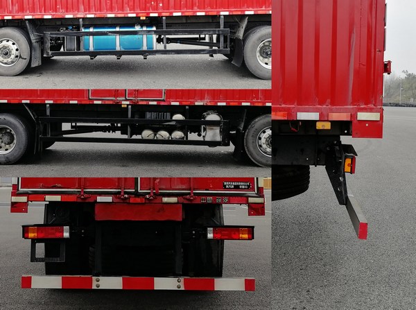 陜汽牌SX5250XXYMP6549廂式運輸車公告圖片