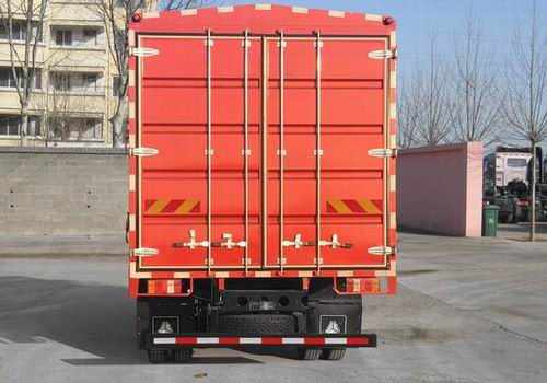 豪沃牌ZZ5147CCYH4515F1倉(cāng)柵式運(yùn)輸車(chē)公告圖片