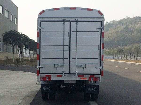 南駿牌NJA5030CCYSDG34SA倉(cāng)柵式運(yùn)輸車公告圖片