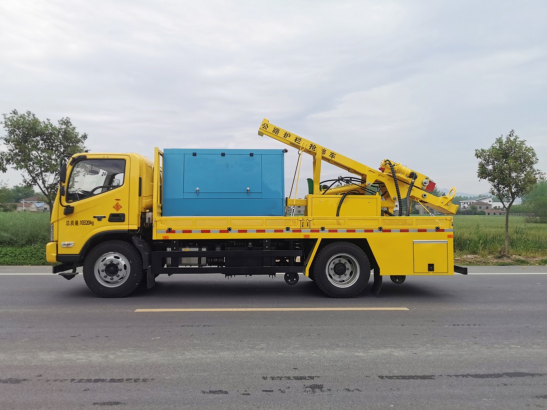 鑫意牌JZZ5120TQX6護(hù)欄搶修車公告圖片